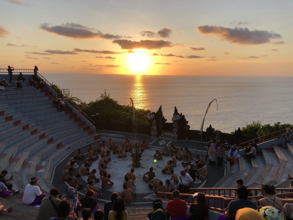 Pementasan Tari Kecak pada masa adaptasi kebiasaan baru